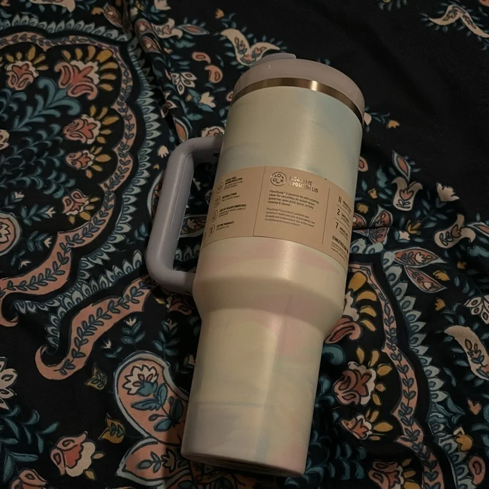 Stanley 40 oz. Quencher H2.0 FlowState Tumbler Clean Slate Drop - Picture 3 of 4